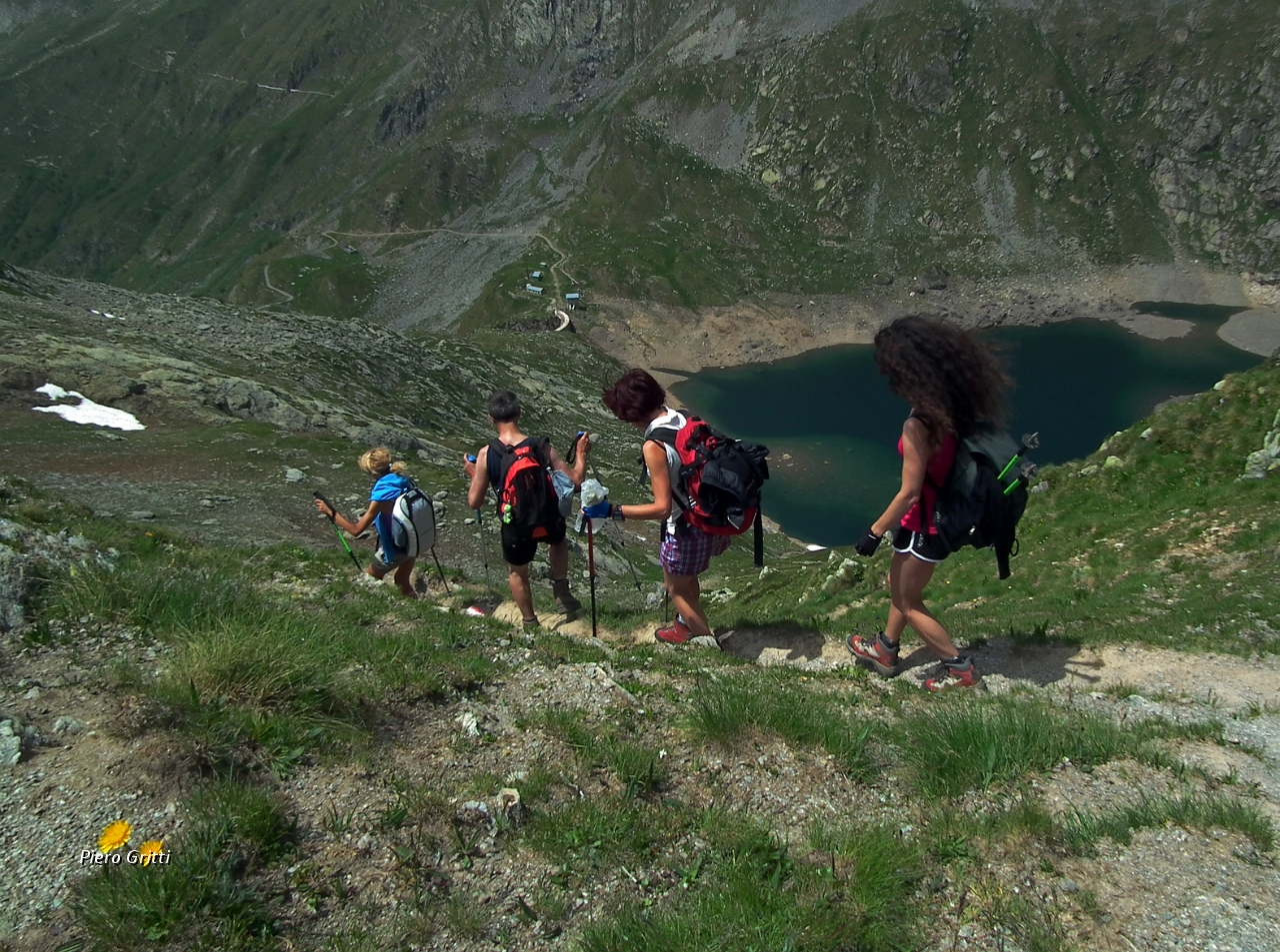 64 dal Passo della Selletta scendiamo....JPG